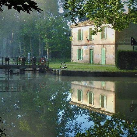 gîte de la Domergue Mas-Saintes-Puelles Extérieur photo