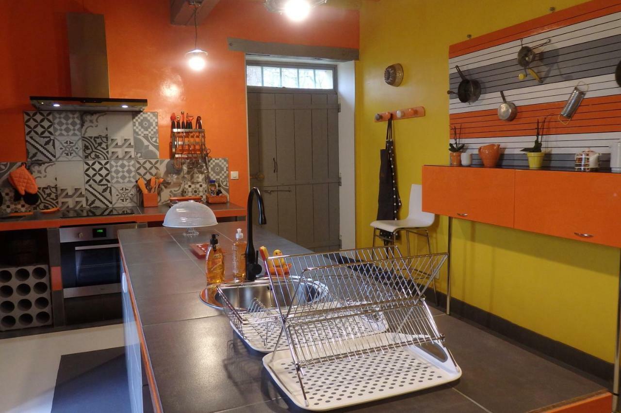 gîte de la Domergue Mas-Saintes-Puelles Extérieur photo