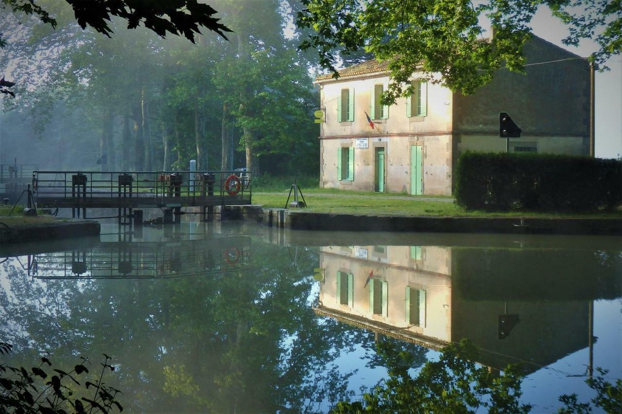 gîte de la Domergue Mas-Saintes-Puelles Extérieur photo